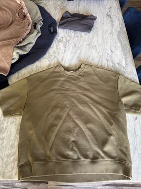 Zara Short Sleeve Crew Sweatshirt
